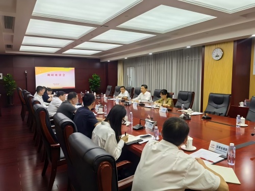 省人大常委会副主任王艺华到山东省企业联合会轮值会长单位中铁十四局调研基层立法联系点工作